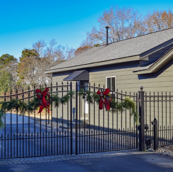 More Photos Of 1198 Mabry Rd, Angier Showroom For Lease