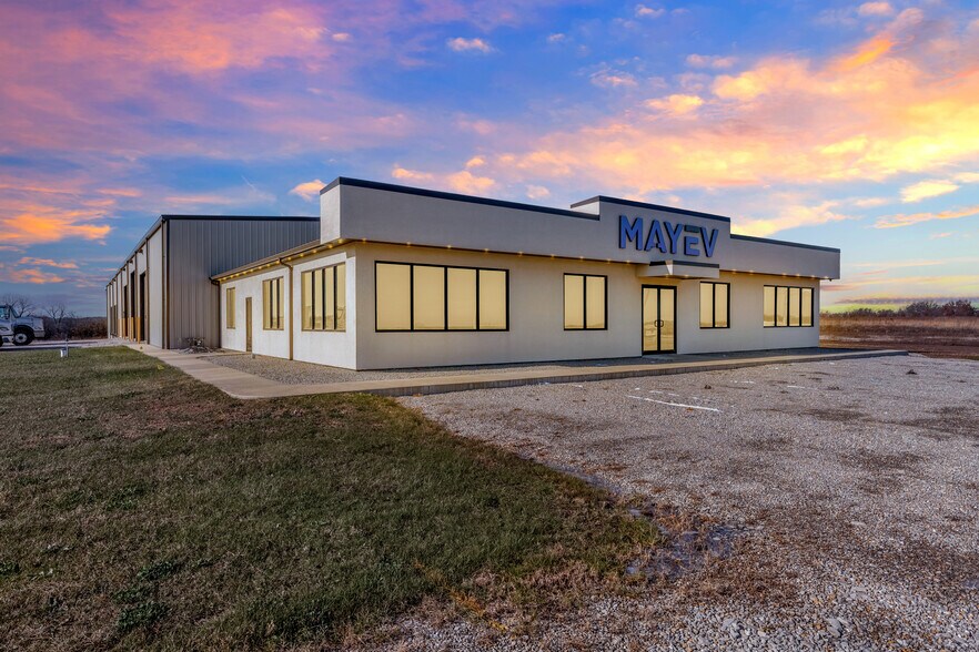 More Photos Of 22800 Highway H, Sedalia Manufacturing For Sale