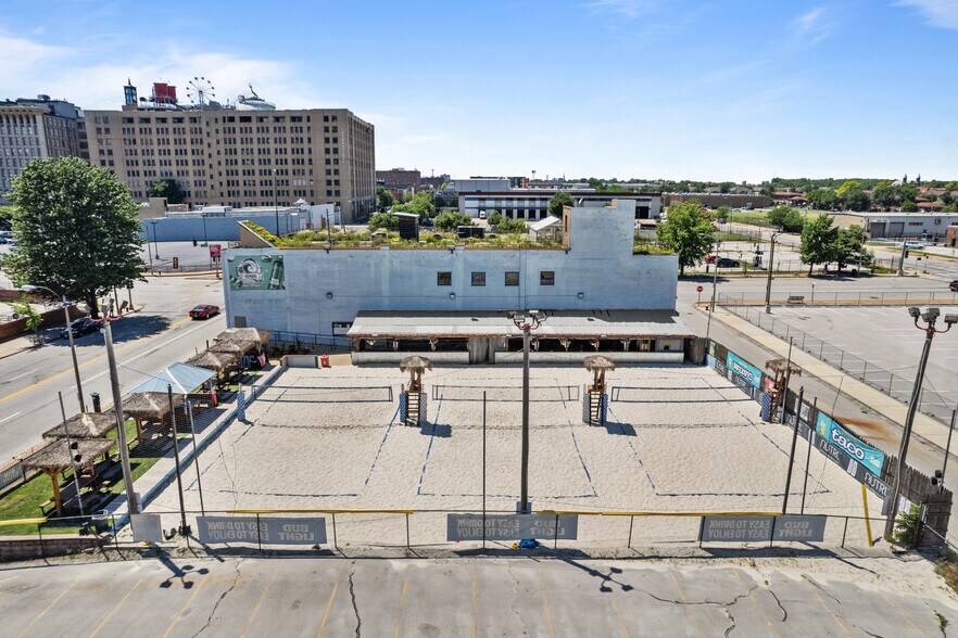 More Photos Of 1335 Convention Plz, Saint Louis Office For Sale