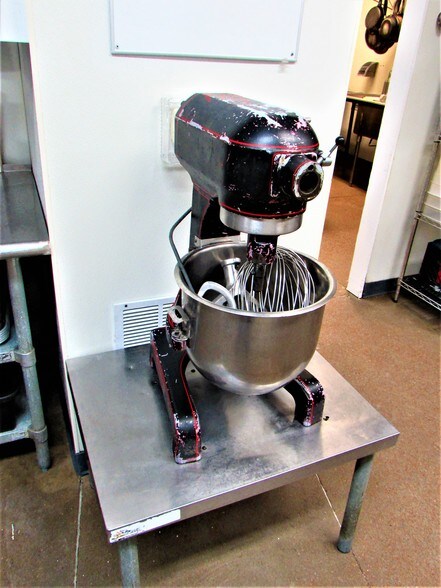 More Photos Of 6931 Gravois Ave, Saint Louis Restaurant For Lease