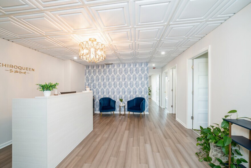 More Photos Of 2335 Tamiami Trl N, Naples Medical For Sale