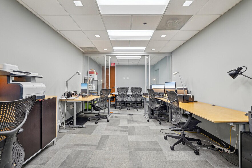 More Photos Of 4350 East-West Hwy, Bethesda Office For Lease