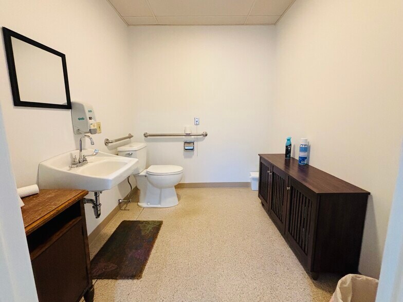 More Photos Of 789 Main St, Great Barrington Medical For Sale