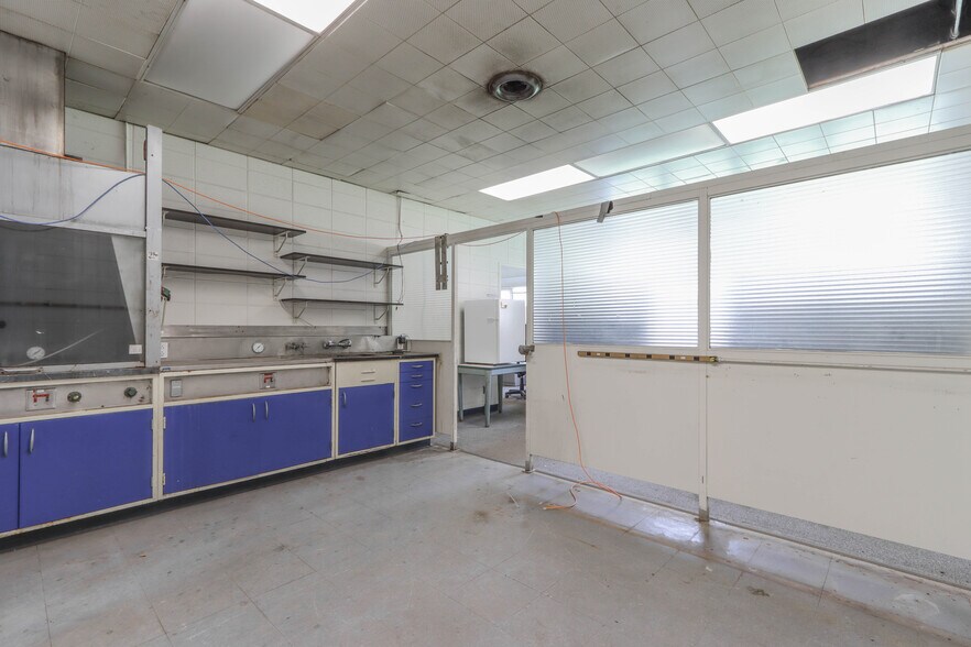 More Photos Of 301 W Military Rd, Rothschild Warehouse For Lease