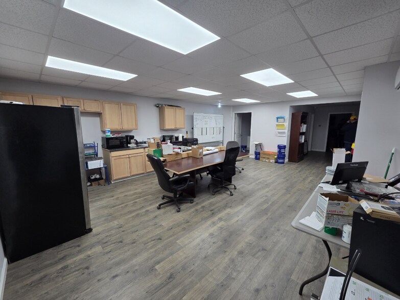 More Photos Of 105 Gelo Rd, Rocky Mount Warehouse For Lease