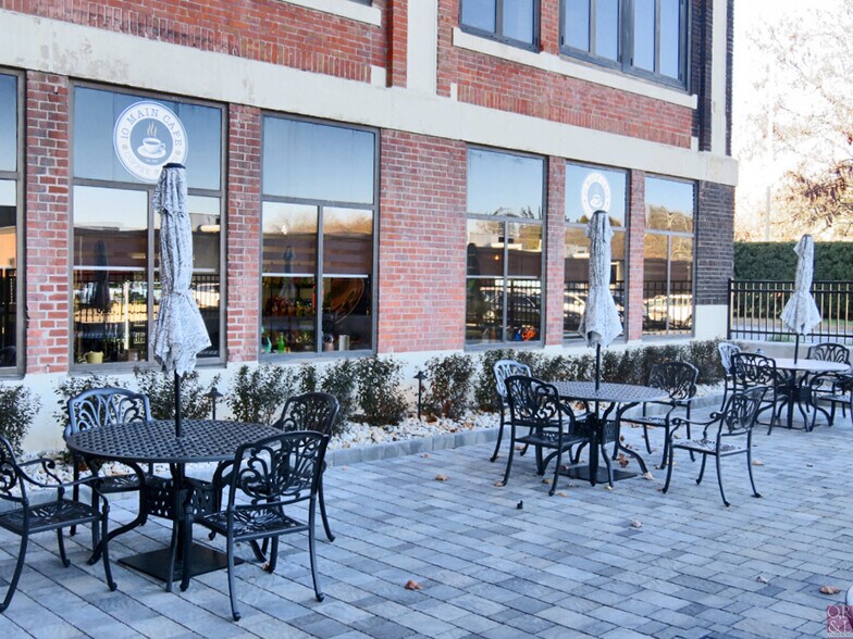 More Photos Of 10 Main St, Bristol Office For Lease