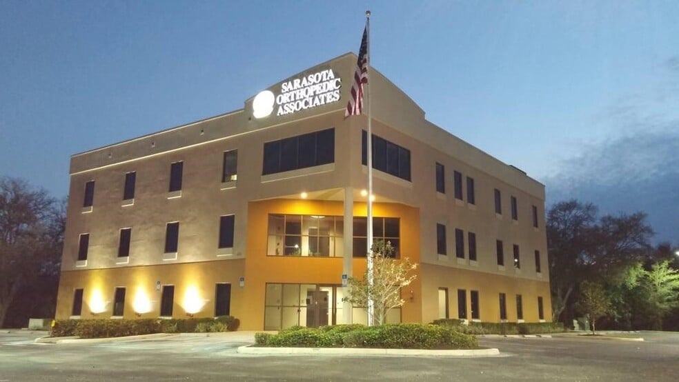 More Photos Of 435 Commercial Ct, Venice Medical For Lease