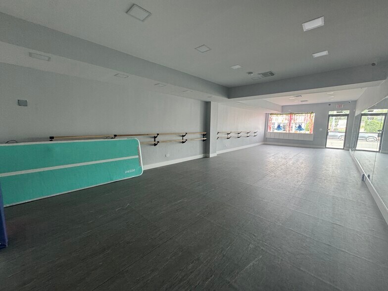 More Photos Of 1046-1048 Montauk Hwy, Copiague Freestanding For Lease