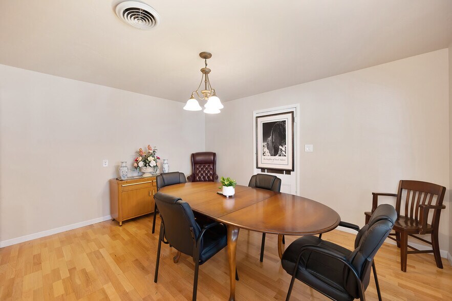 More Photos Of 1407-1409 Lincoln Way, Auburn Office For Sale