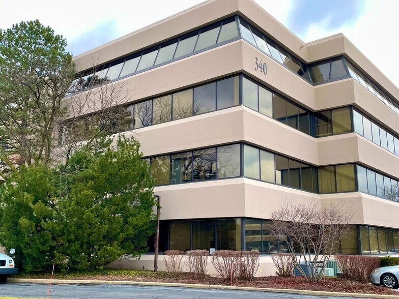 More Photos Of 340 W Butterfield Rd, Elmhurst Office Residential For Sale