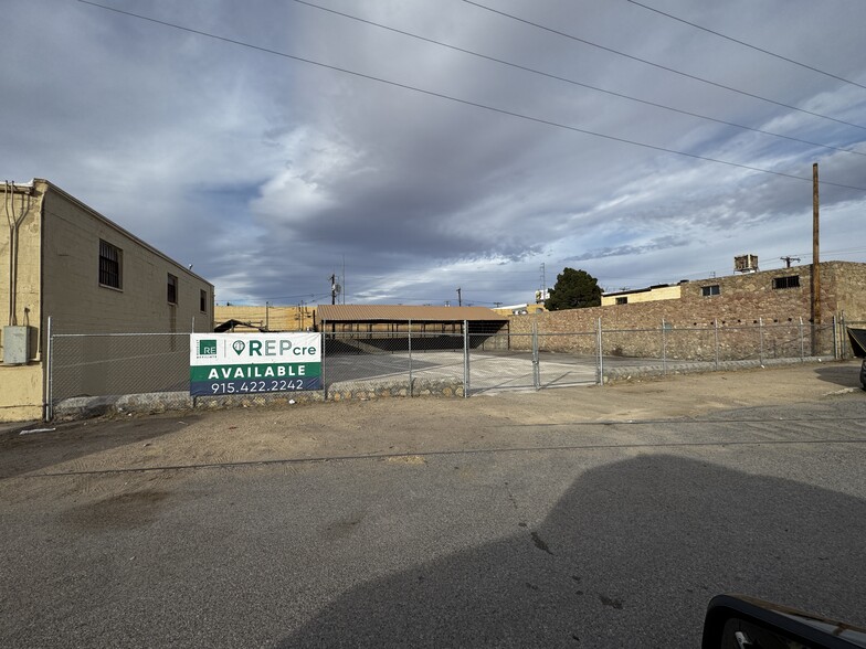 More Photos Of 200 Copia St, El Paso Warehouse For Sale
