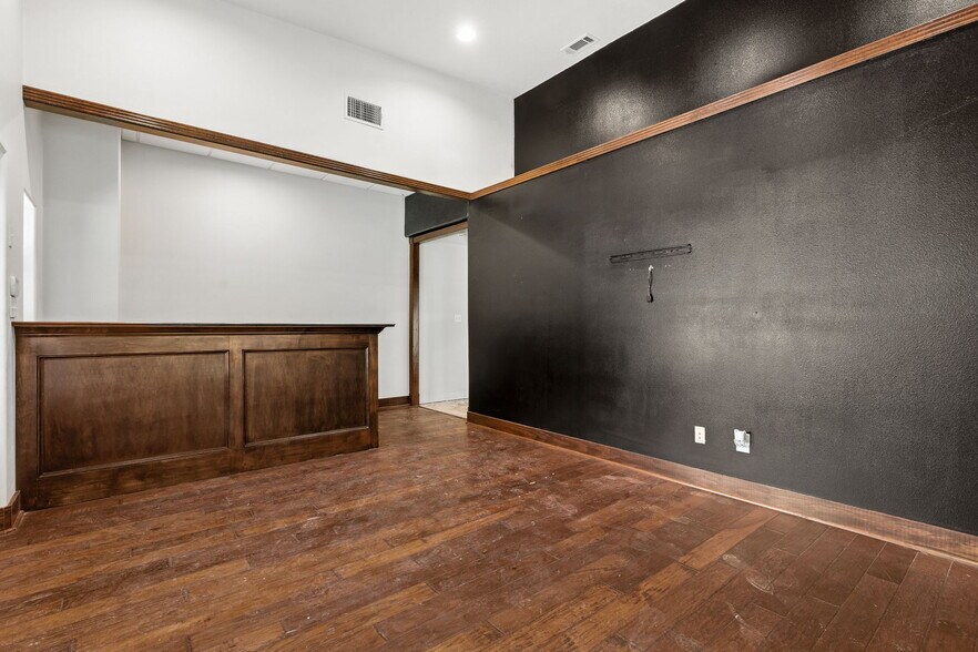 More Photos Of 213 Prairie St, Montgomery Industrial For Sale