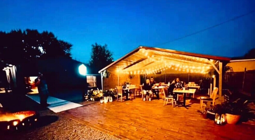 More Photos Of 711 N Steele Ave, Cushing Restaurant For Sale