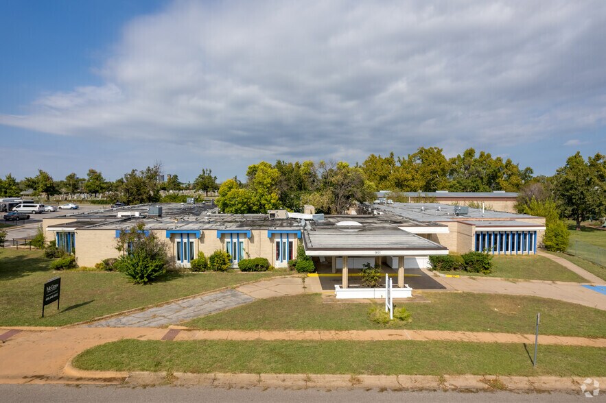 More Photos Of 901 NW 25th St, Oklahoma City Healthcare For Sale