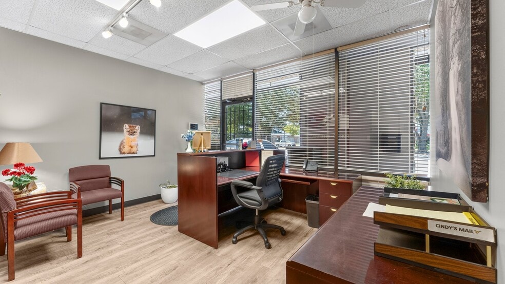 More Photos Of 16522-16536 Park Row, Houston Light Distribution For Sale