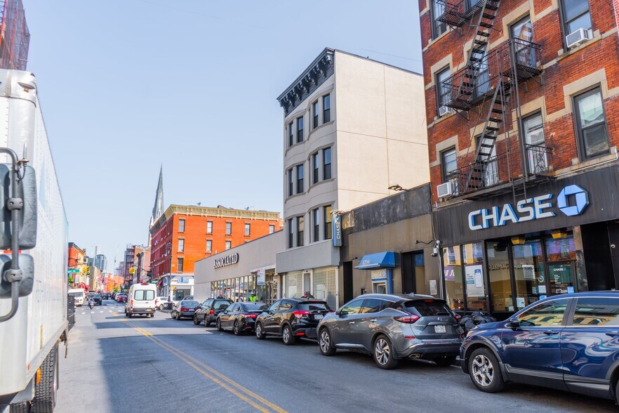 More Photos Of 800 Manhattan Ave, Brooklyn Storefront Retail Residential For Lease