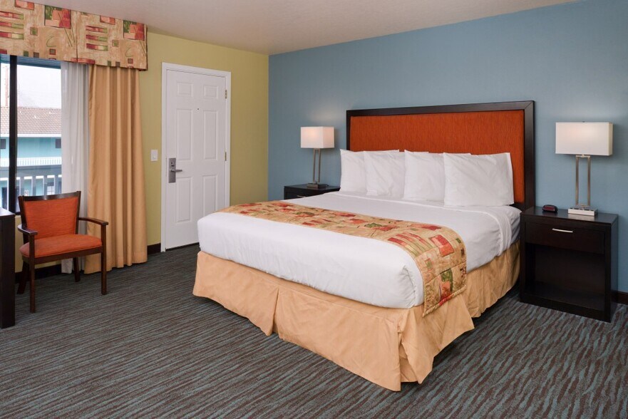 More Photos Of 225 Harbor St, Morro Bay Hotel For Sale