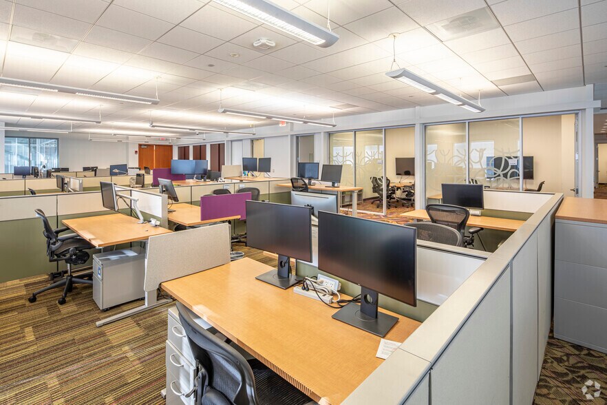 More Photos Of 2550 Wasser Ter, Herndon Office For Sale