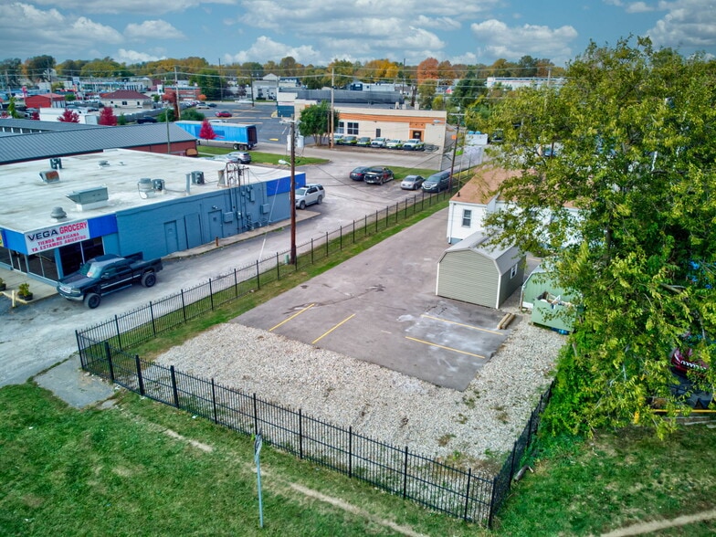 More Photos Of 4451 Old Allisonville Rd, Indianapolis Office For Sale