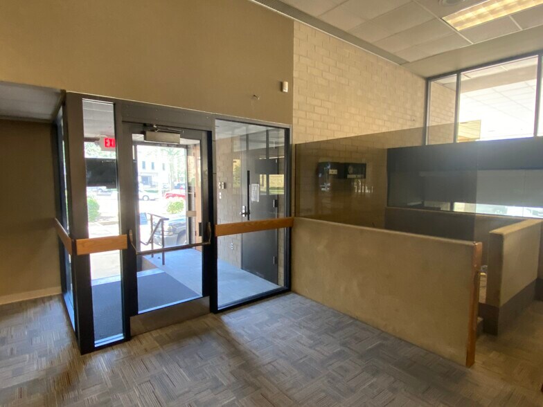 More Photos Of 400 W Tuscarawas St, Canton Office For Sale