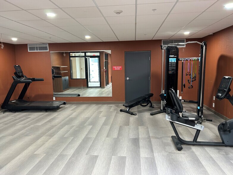 More Photos Of 1100 Mediterranean Ave, Columbus Hotel For Sale