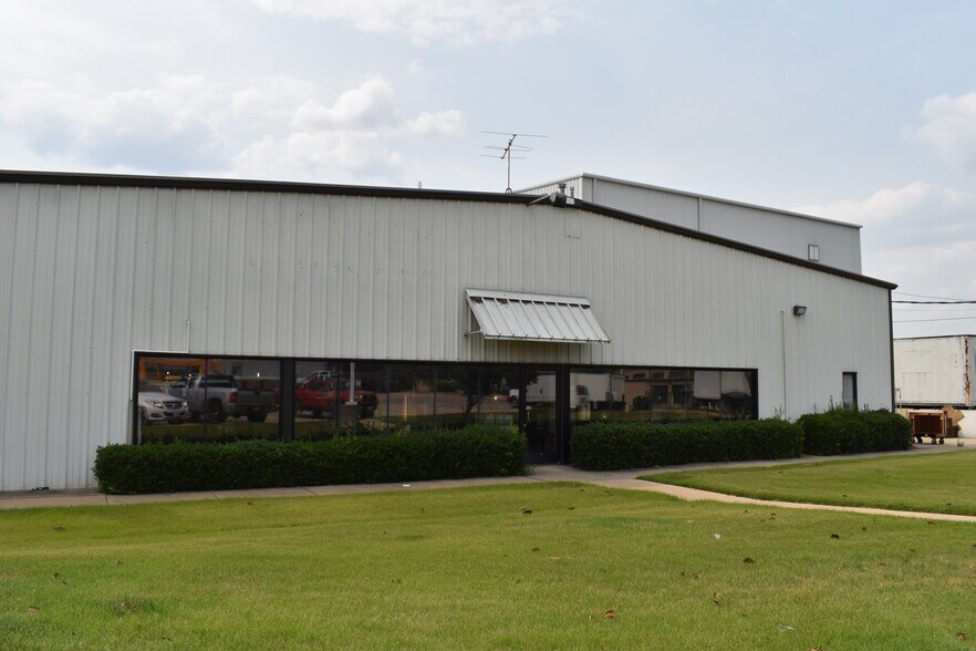 More Photos Of 10186 Highway 63 N, Bono Storefront Retail Office For Sale