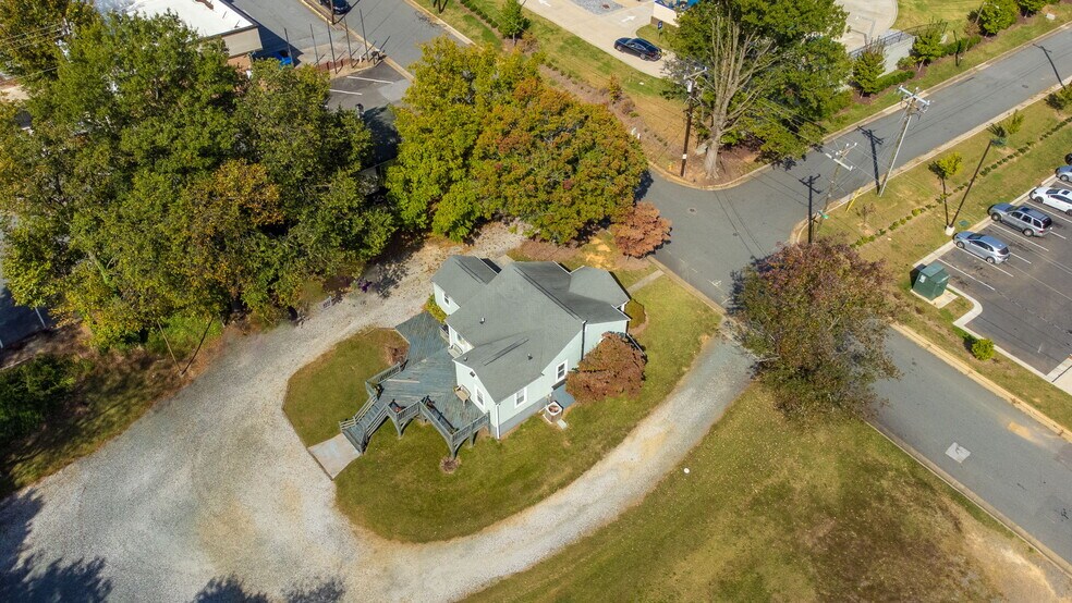 More Photos Of 1911 Margaret St, Winston-Salem General Retail For Sale