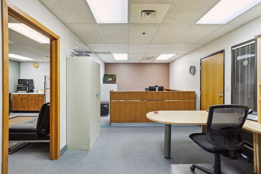 More Photos Of 2525 Nevada Ave N, Golden Valley Light Distribution For Sale