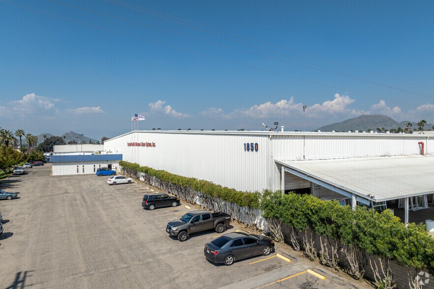 More Photos Of 1850 Atlanta Ave, Riverside Distribution For Sale