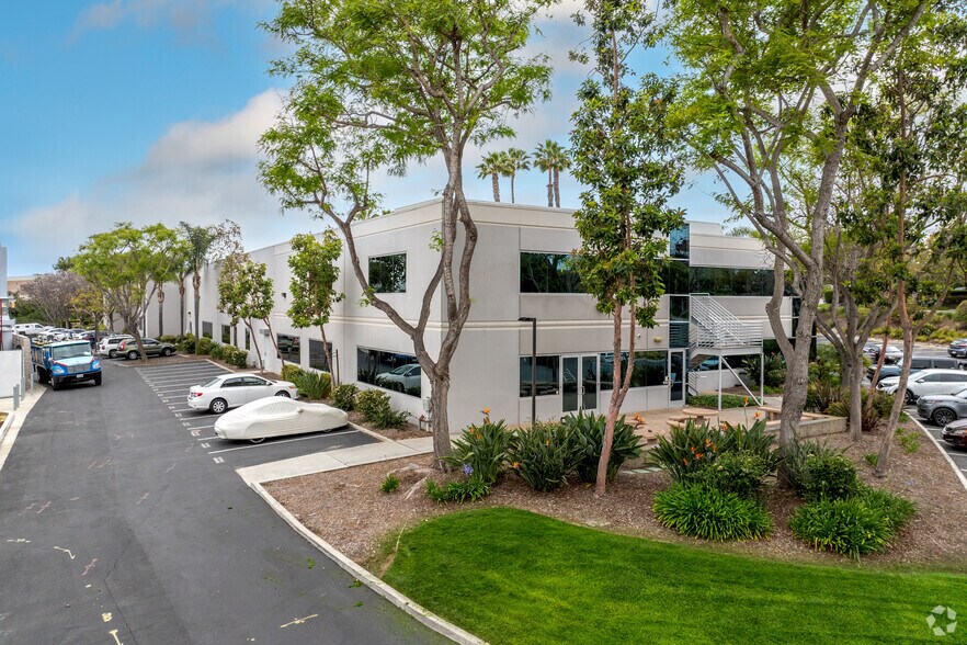 More Photos Of 9707 Waples St, San Diego Office For Lease