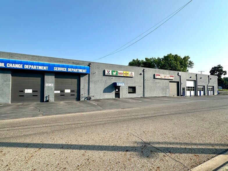 More Photos Of 2821 Garland St, Niles Auto Repair For Sale