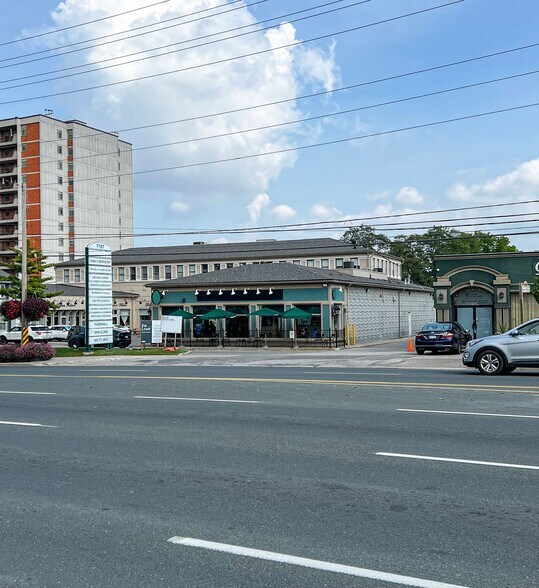 More Photos Of 7787 Yonge St, Markham Storefront Retail Office For Lease