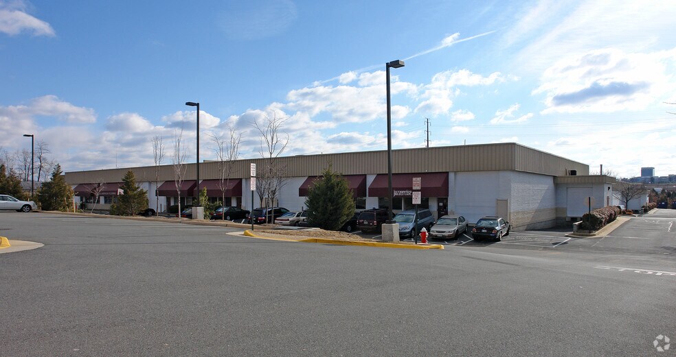 More Photos Of 221-321 Sunset Park Dr, Herndon Flex For Sale