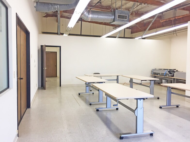 More Photos Of 1350-1362 Ridder Park Dr, San Jose Showroom For Lease