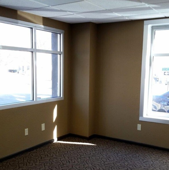 More Photos Of 1711 Westport Rd, Kansas City Office For Sale