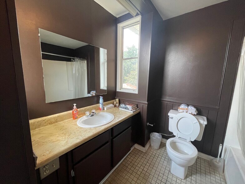 More Photos Of 2300 10th Ct, Birmingham Office Residential For Sale