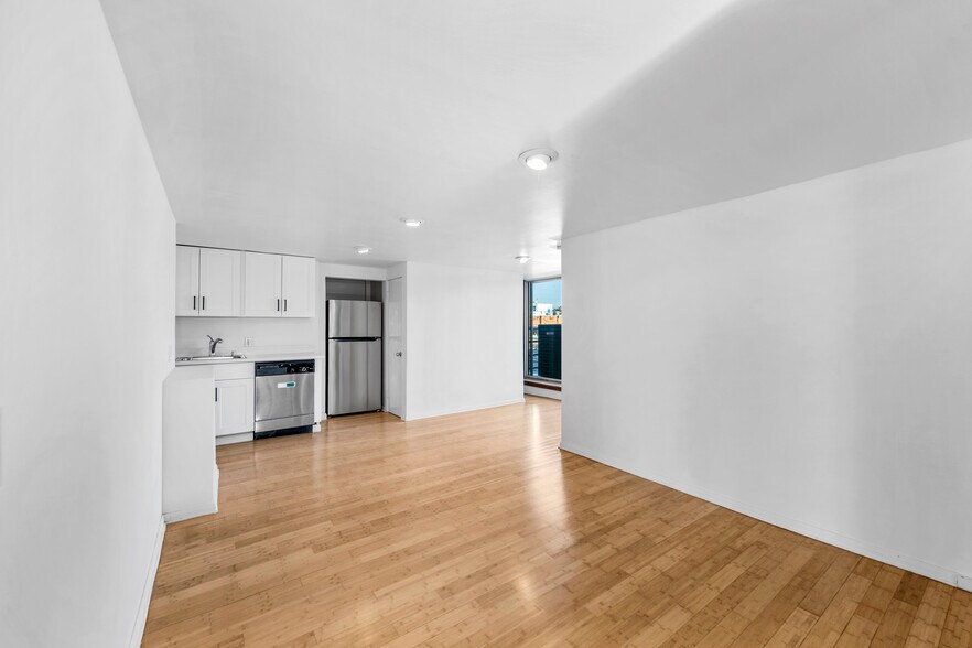 More Photos Of 1350-1352 Abbot Kinney Blvd, Venice Loft Creative Space For Lease