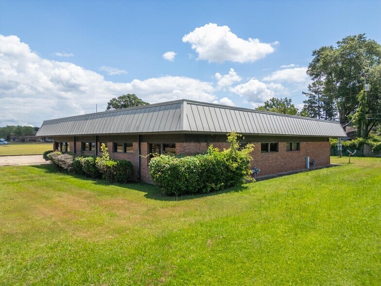 More Photos Of 428 Hospital Drive, Columbus Medical For Sale