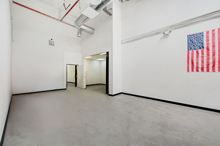 More Photos Of 3068 E Sunset Rd, Las Vegas Warehouse For Sale