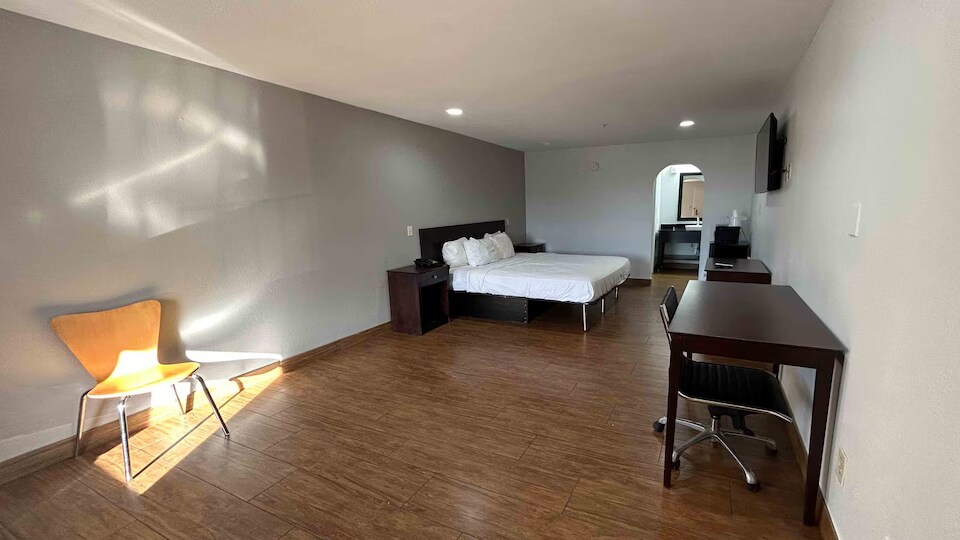 More Photos Of 125 Rushing Rd W, Denham Springs Hotel For Sale