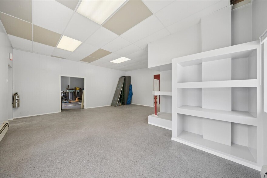 More Photos Of 21 Ann St, Brock Office For Sale