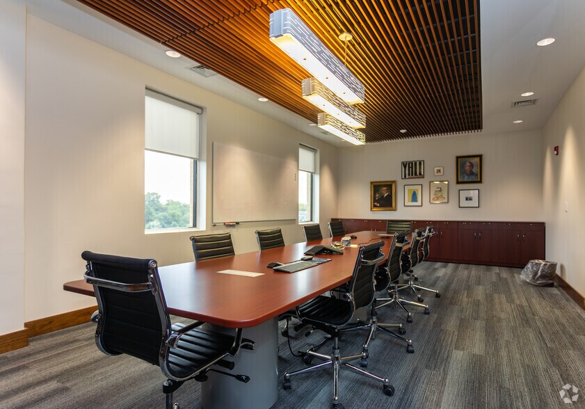 More Photos Of 4530 Park Rd, Charlotte Office For Lease