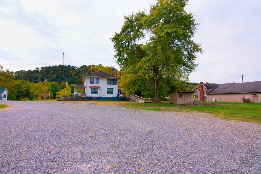 More Photos Of 101 Davis st, Alderson Freestanding For Sale