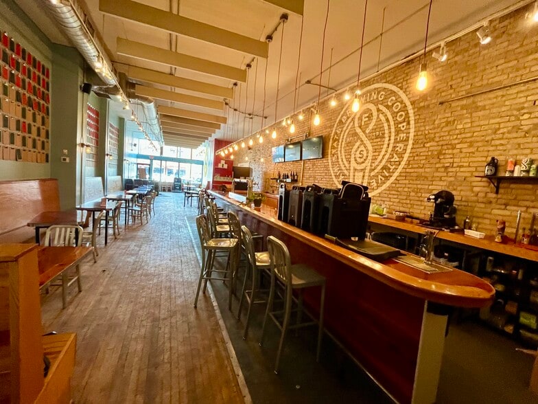 More Photos Of 2506 Central Ave NE, Minneapolis Storefront For Lease