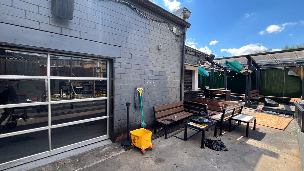 More Photos Of 5110 Washington Ave, Houston Storefront For Lease