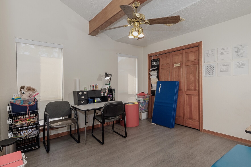 More Photos Of 26407 Oak Ridge Dr, Spring Medical For Sale