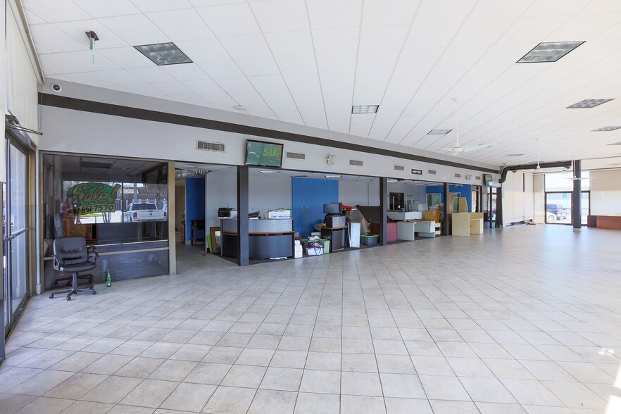 More Photos Of 6239 S Orange Blossom Trl, Orlando Auto Dealership For Sale
