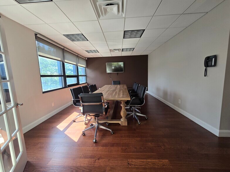 More Photos Of 228 Rivervale Rd, River Vale Office For Sale