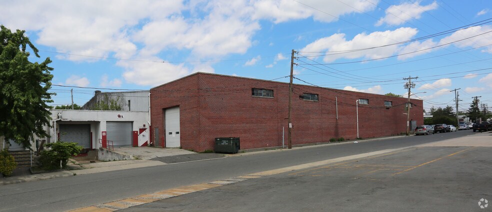 More Photos Of 91-101 Horton Ave, Lynbrook Warehouse For Lease