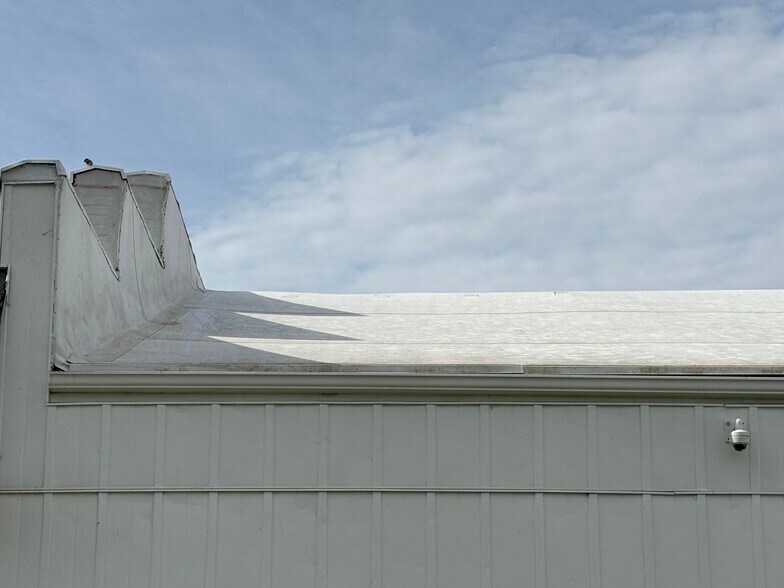 More Photos Of 415 Broad Ave, Stanton Industrial For Sale